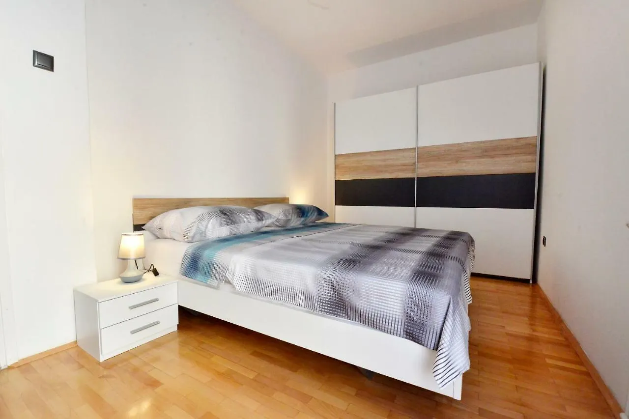 Apartman Meri Pula Apartment